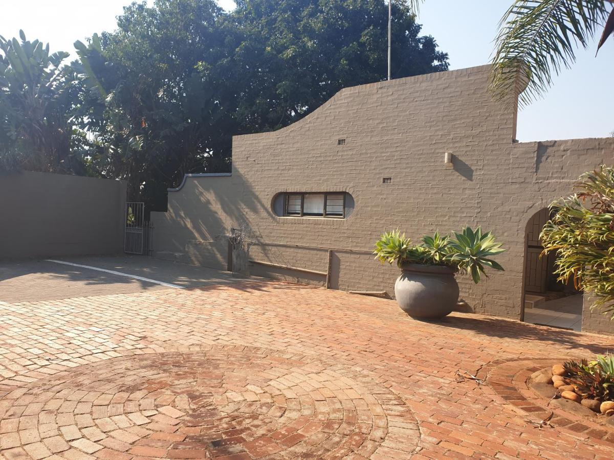 32 on Mendoza Hotel Durban Buitenkant foto